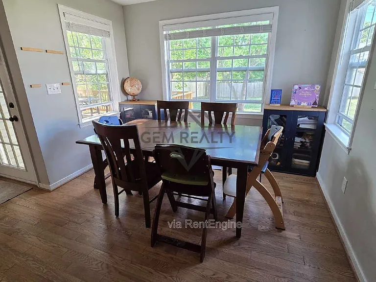 54 Dawson Dr — Photo 5