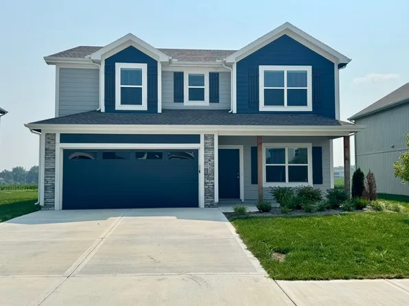 9122 SW 2nd St, Lees Summit, MO 64064