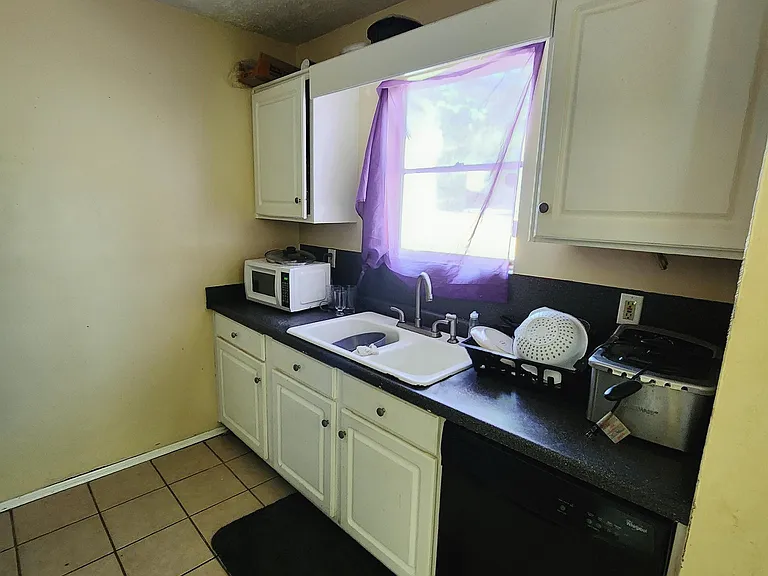 606 Pine Tree Trl #4 — Photo 2