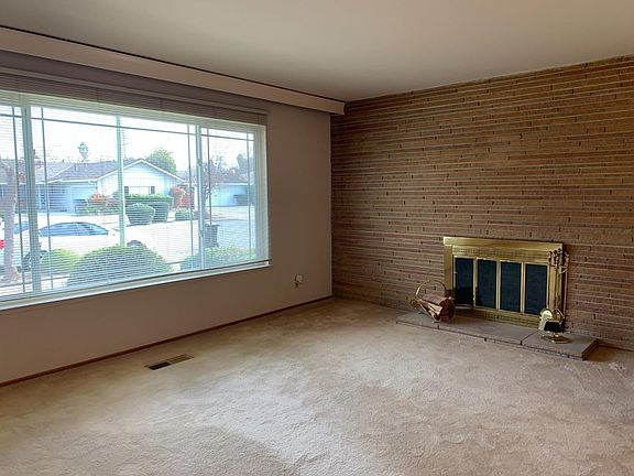 3rd image of 909 Del Monte Pl