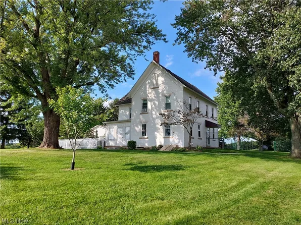 8851 Hill Church St SE, East Canton, OH 44730