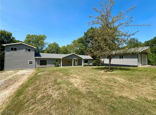 2372 Oak Grove Extension Rd, St Marys, WV 26170