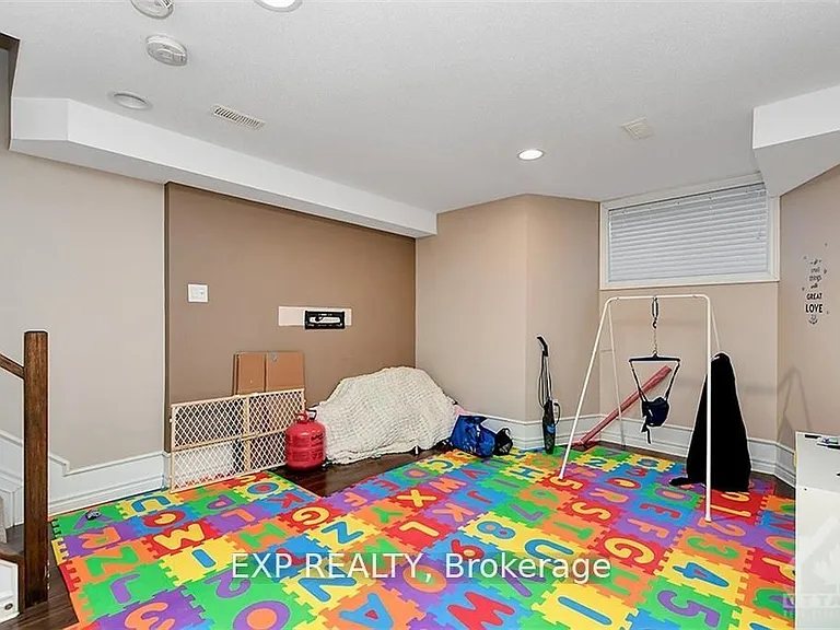 535 Salzburg Dr — Photo 25