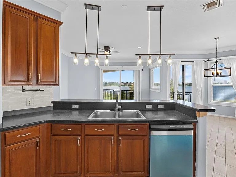 8507 Saint Marino Blvd — Photo 14