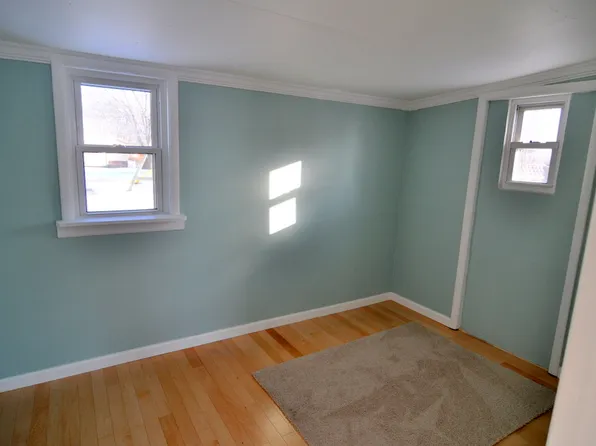 416 E Rich Ave, Zeeland, MI 49464