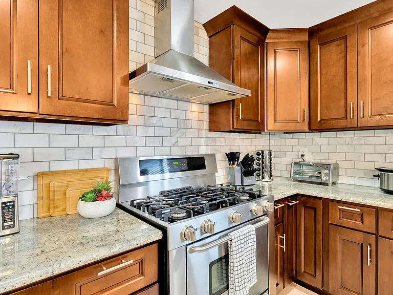 13341 Cromwell Dr — Photo 18