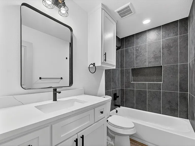 2107 Church St #A — Photo 16