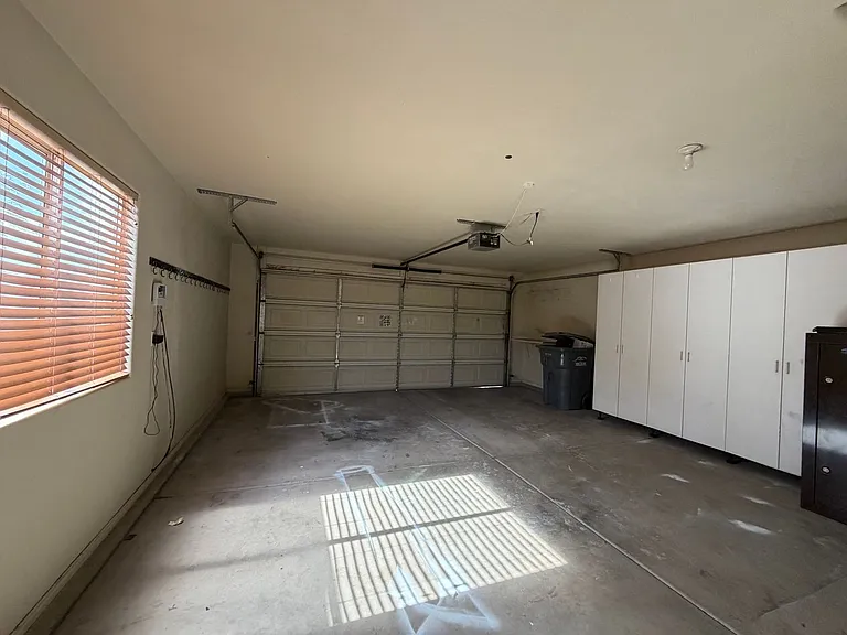 2325 E 350 N — Photo 13