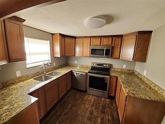 2nd image of 2107 Pollard St