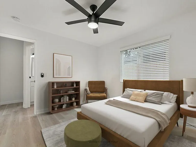 Limited-Time Offer: Ask about our $1,000 Look & Lease special*. — Photo 15