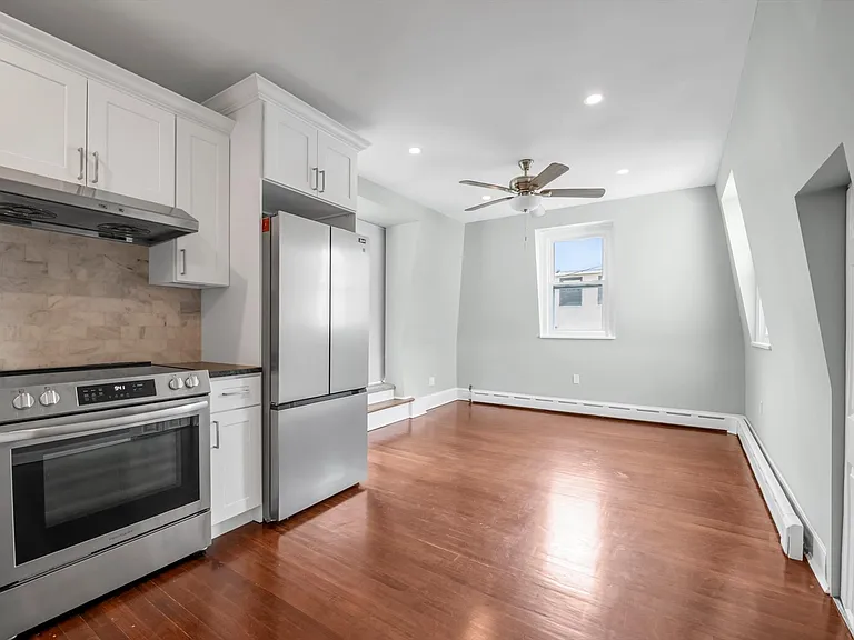 33 Central Dr #2 — Photo 7