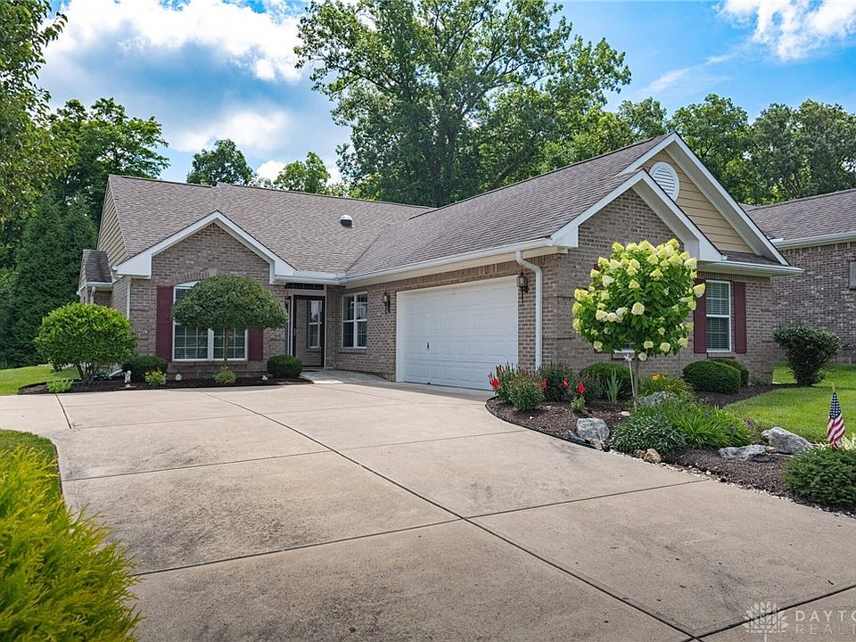 1st image of 395 Carrick Dr