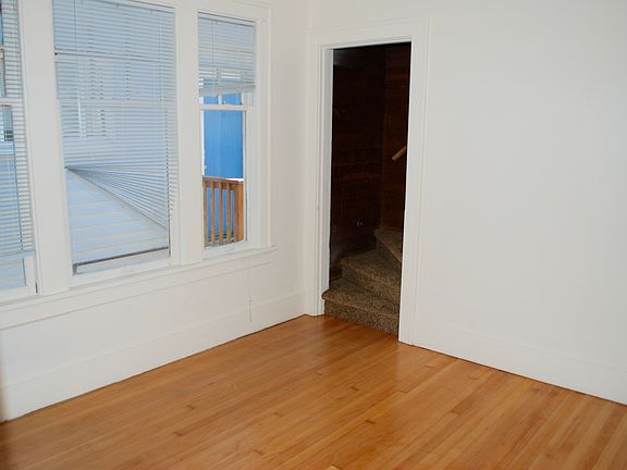 5th image of 2024 Lombard Ave