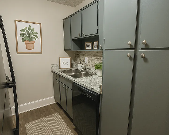 Wind Crest Apartments and Townhomes - Move in Specials Available! — Photo 17