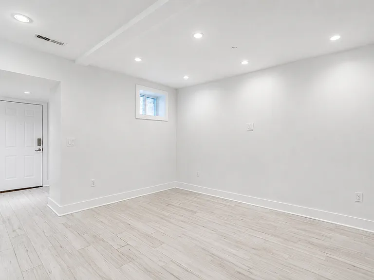 727 Quebec Pl NW — Photo 5