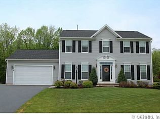 1794 Spartan Dr, Farmington, NY 14425