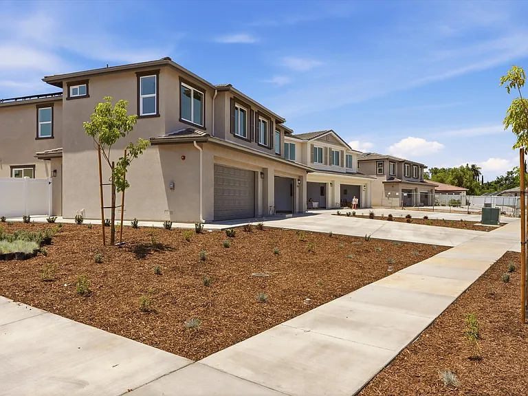 5824 Persepolis Ct — Photo 36