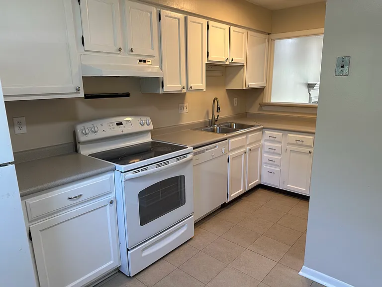 2926 Heathstead Pl — Photo 7