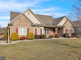195 Sweet Birch Ln, Womelsdorf, PA 19567