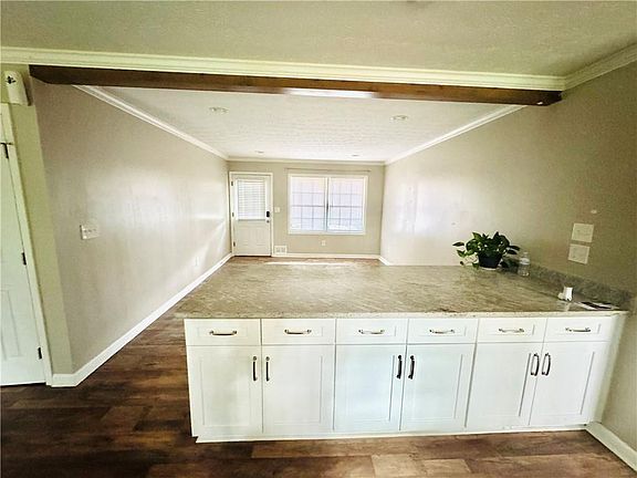 5th image of 105 Tall Tree Rd