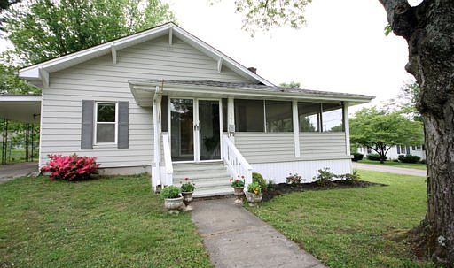 1st image of 961 NE Hiawassee Ave