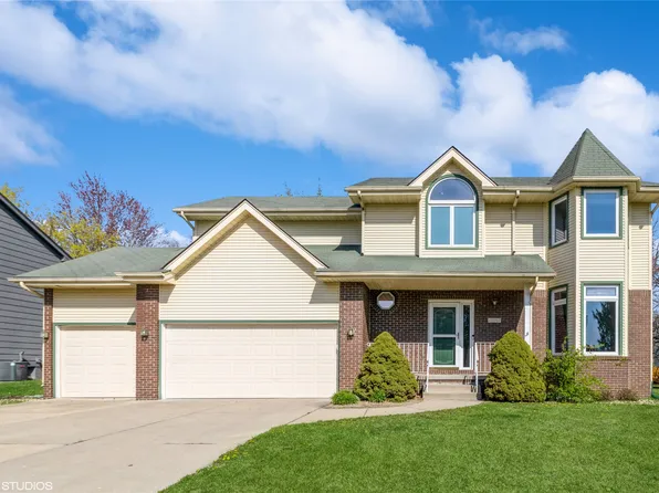 1017 58th St, West Des Moines, IA 50266