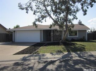 1069 Hayer Cir, Rio Linda, CA 95673