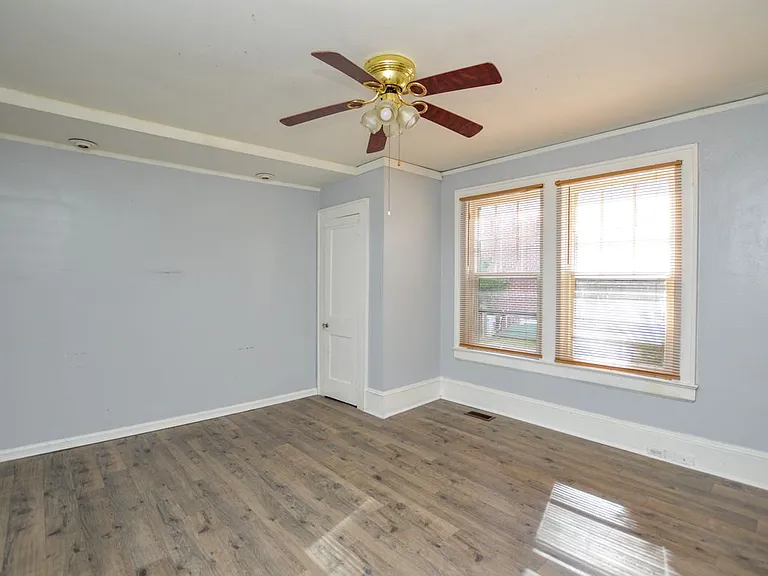 705 E Lexington Ave — Photo 11