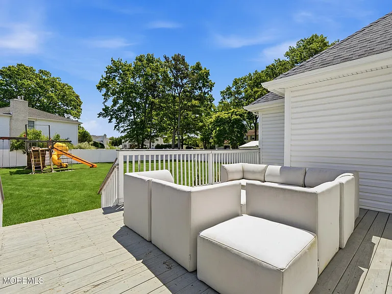 17 Georgetown Rd — Photo 35