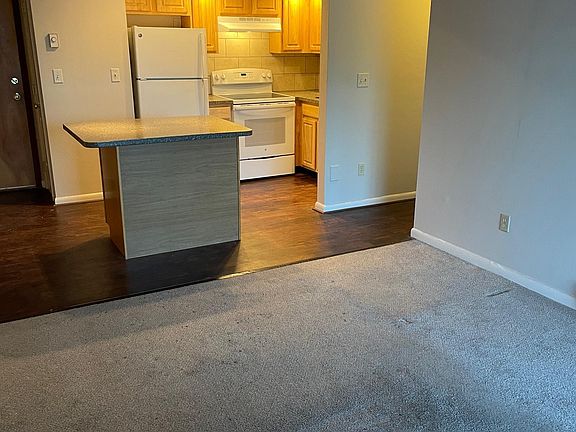 3rd image of 71 Pond St #2