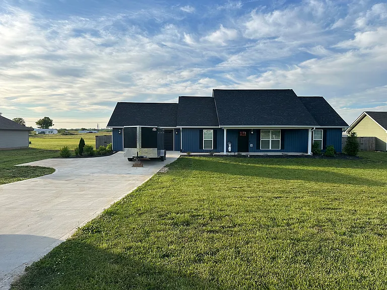 5823 Old Niles Ferry Pike — Photo 1