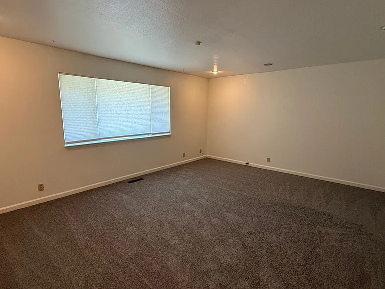 6252 Ridgemont Dr — Photo 5