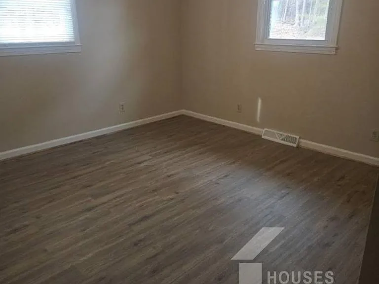 106 Batson Dr — Photo 11
