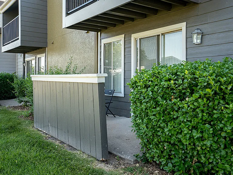 Claremont — Photo 33