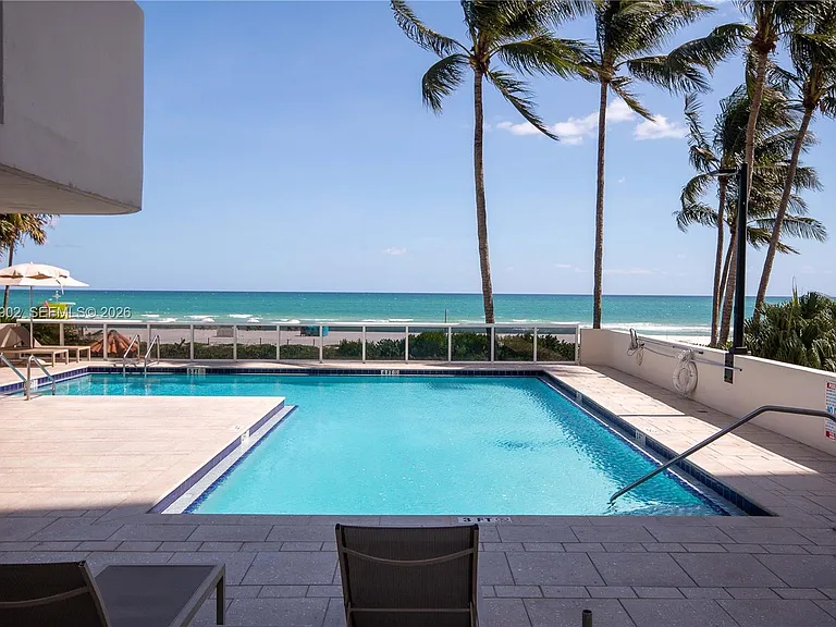 5757 Collins Ave #703 — Photo 10
