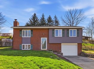 114 Lycoming Dr, Coraopolis, PA