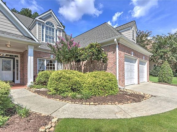 2nd image of 1435 Lake Heights Cir