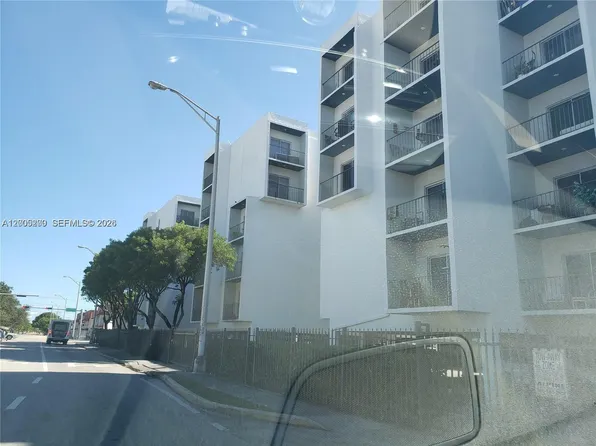 4550 W 16th Ave APT 301, Hialeah, FL 33012