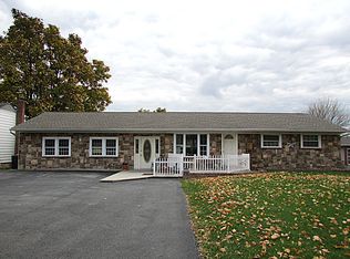 5747 York Rd, New Oxford, PA 17350