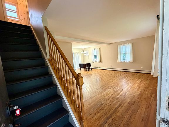 3rd image of 79 Locust Grove Rd