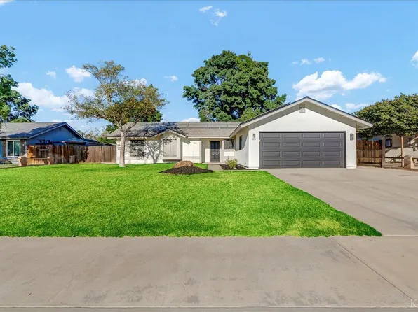 548 S Acacia Dr, Lemoore, CA 93245