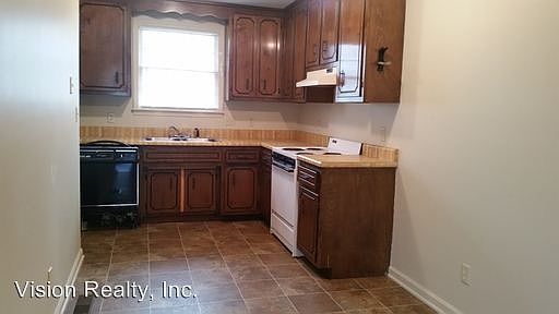 3rd image of 129 Hadley Dr