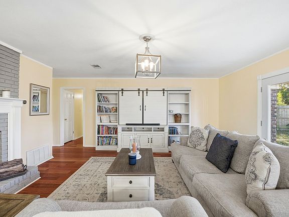 5th image of 7477 Baywoods Ln