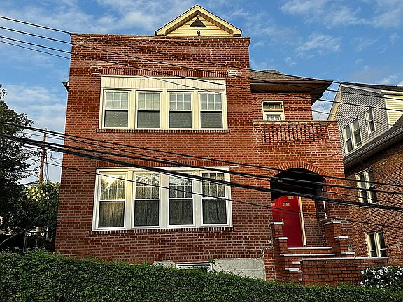 2nd image of 539 W 232nd St Basement 4