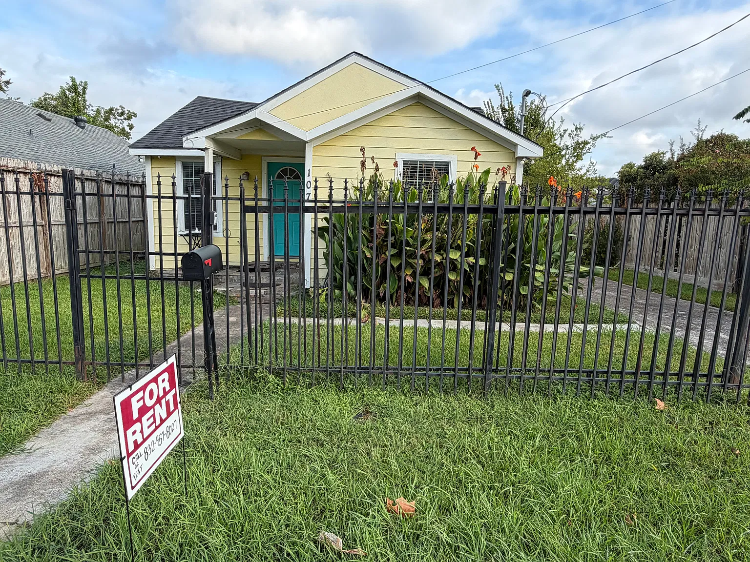 3 bed, 972 sqft, $1,800 — Photo 2