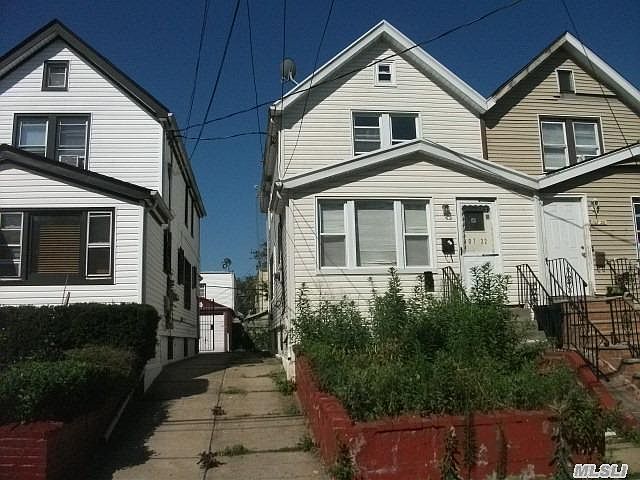 1st image of 10732 121st St