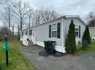 70 W Zimmer Dr, Walnutport, PA