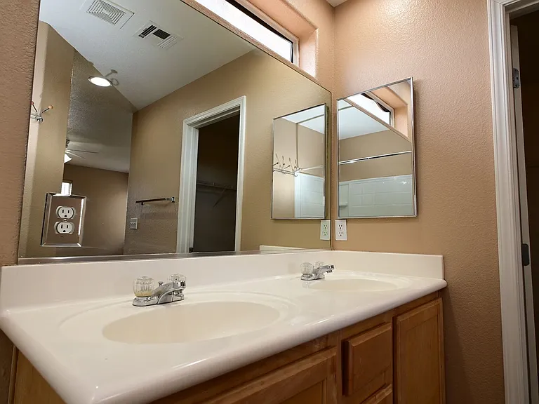 10461 Chrisman Ave — Photo 15