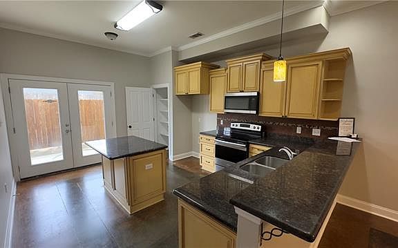 4th image of 12334 Village Dr