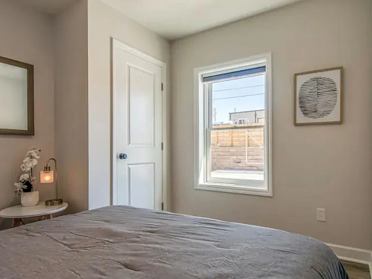 2117 Gladstone Ave — Photo 25
